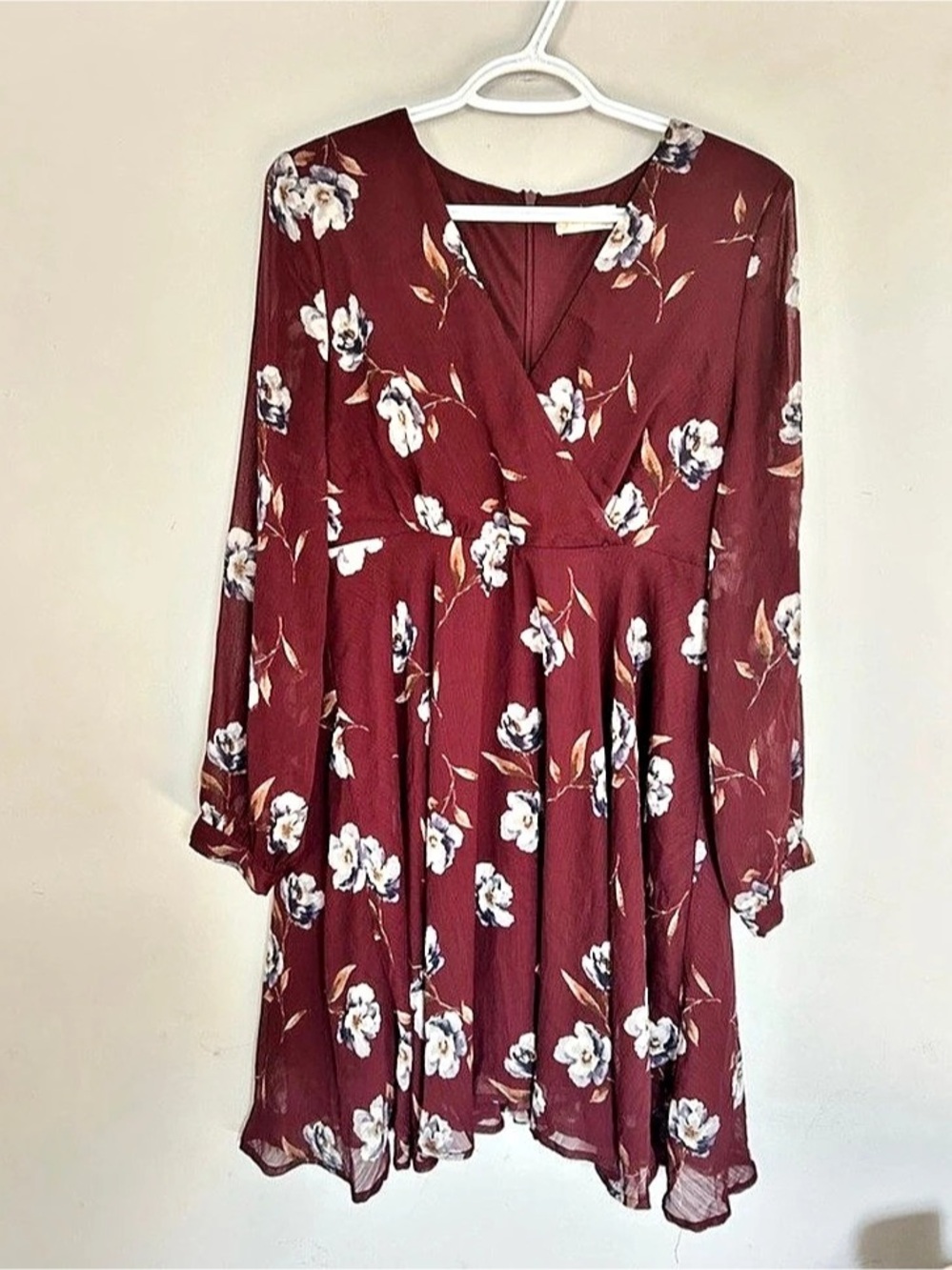 Liv and Marie Floral Long Sleeve Mini Dress in Burgundy Like New
